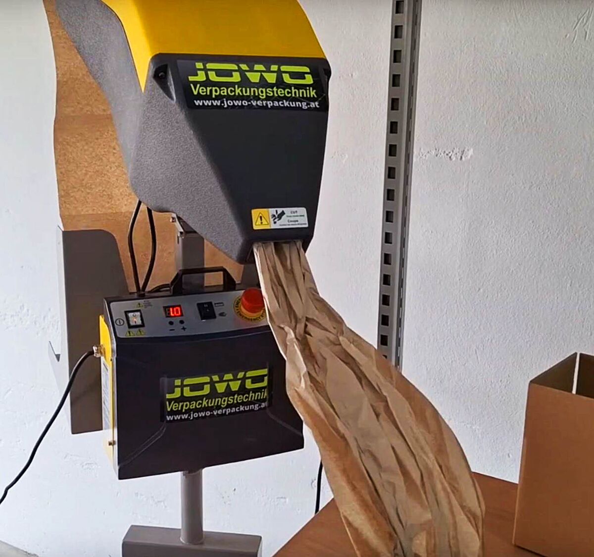 video-screenshot-btz3cb058s8yprs